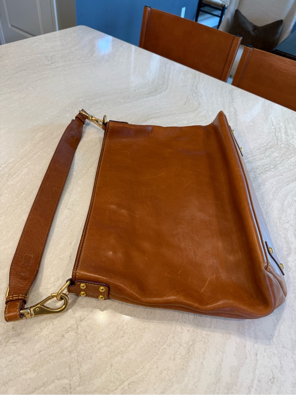 💕Dooney and Bourke extra large Courtney Sac - Picture 2 of 4